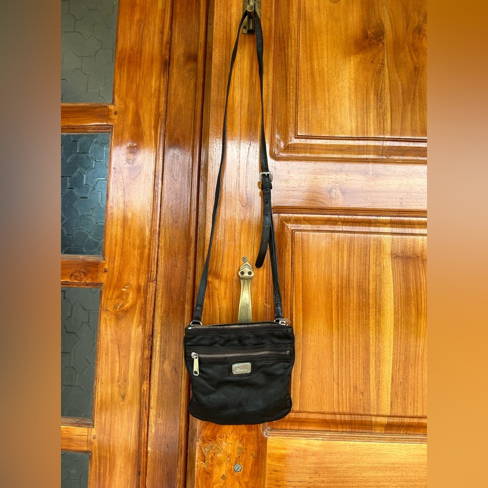 Ralph Lauren sling bag. Unisex. Used gently - Picture 2 of 14
